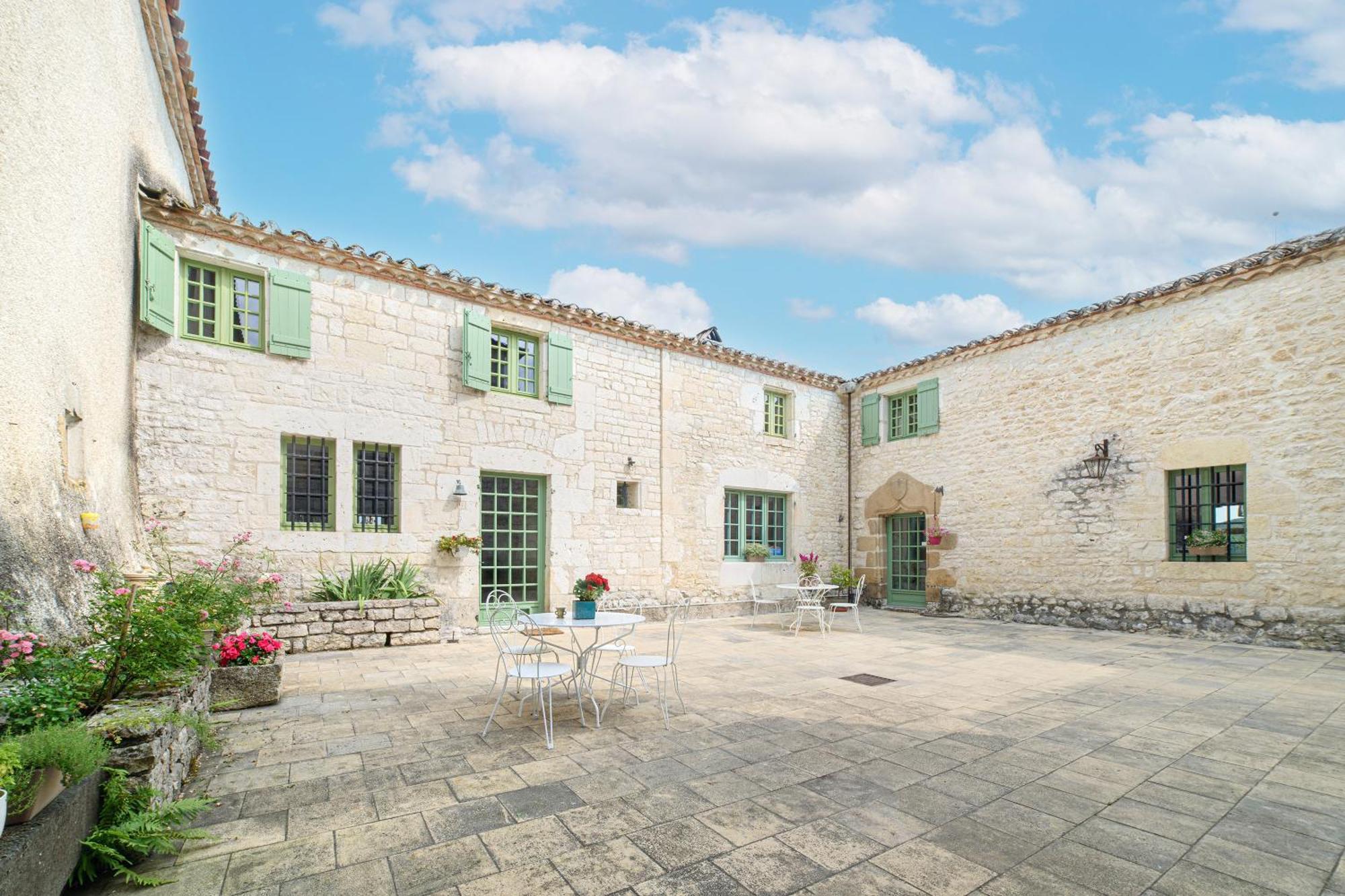Manoir Le Moulinal47 - Vue Panoramique Hotell Courbiac Exteriör bild
